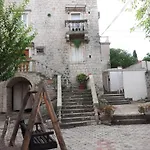 Exalto بيت ضيافة