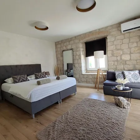 Exalto Guest house 3*