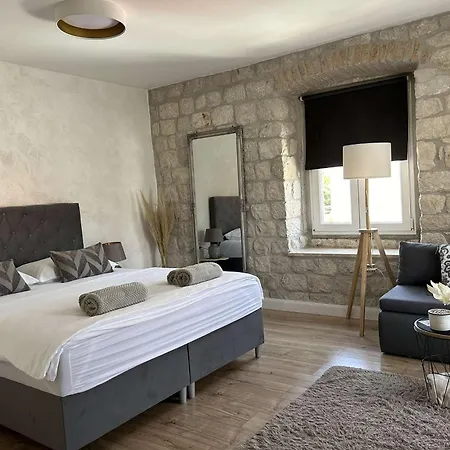 Exalto Guest house